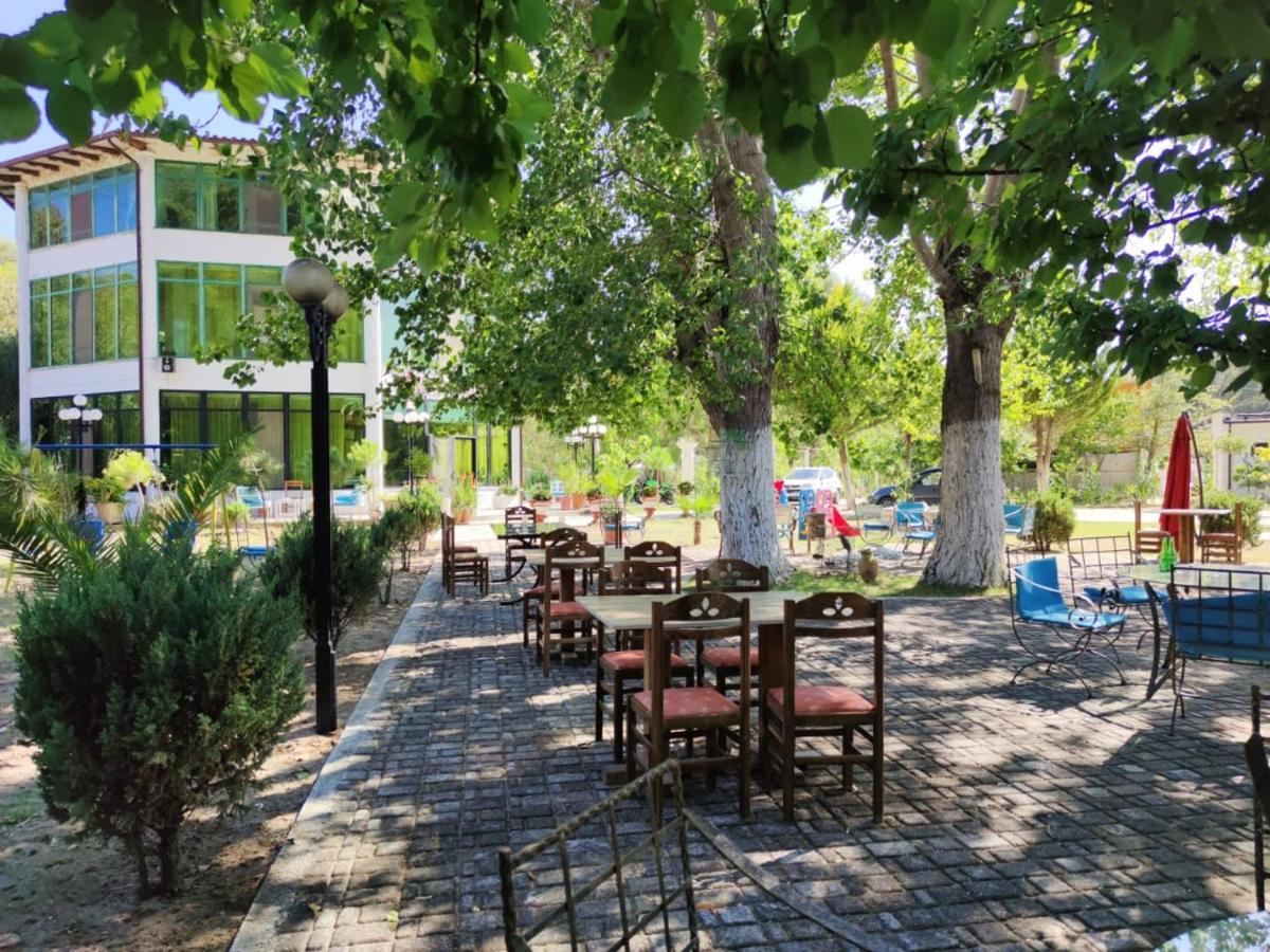 Kavalona Park 호텔 Vlorë 외부 사진