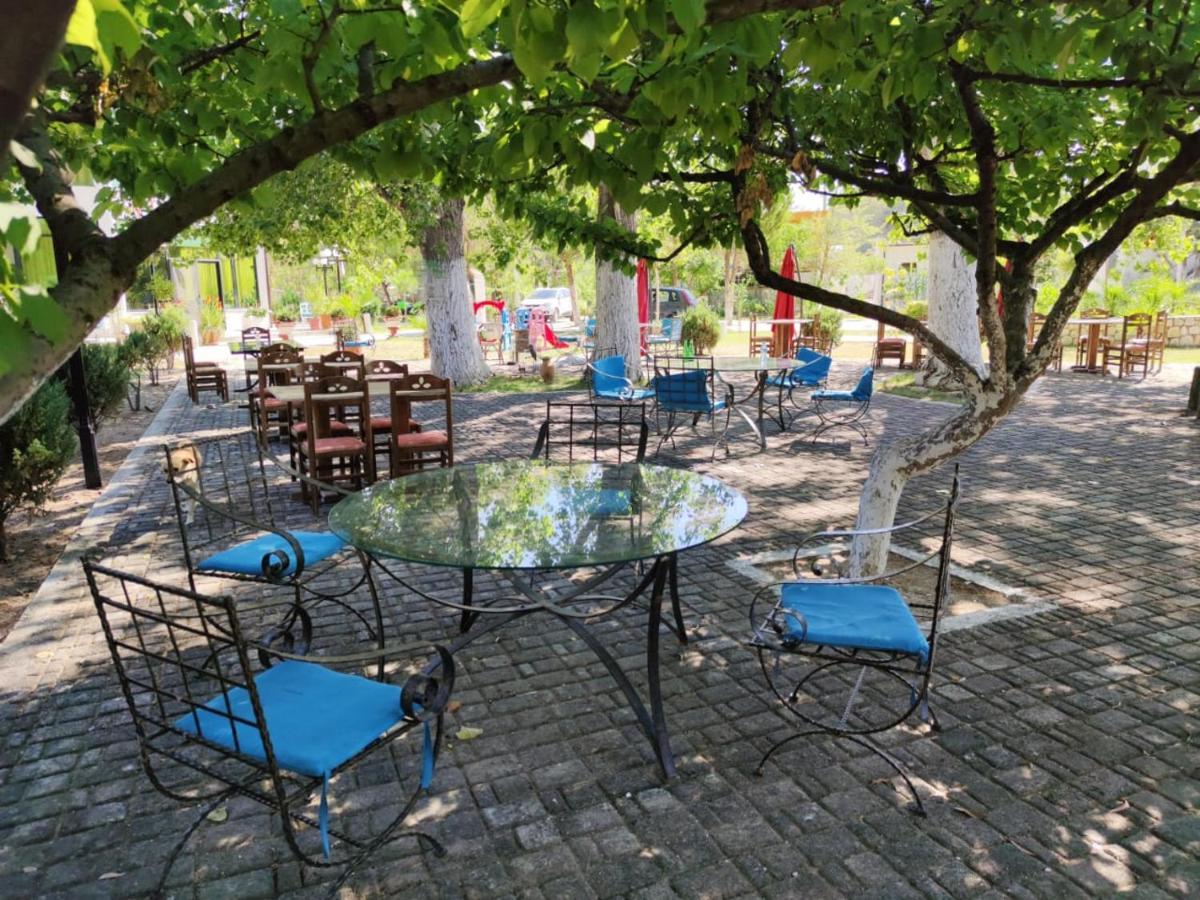 Kavalona Park 호텔 Vlorë 외부 사진