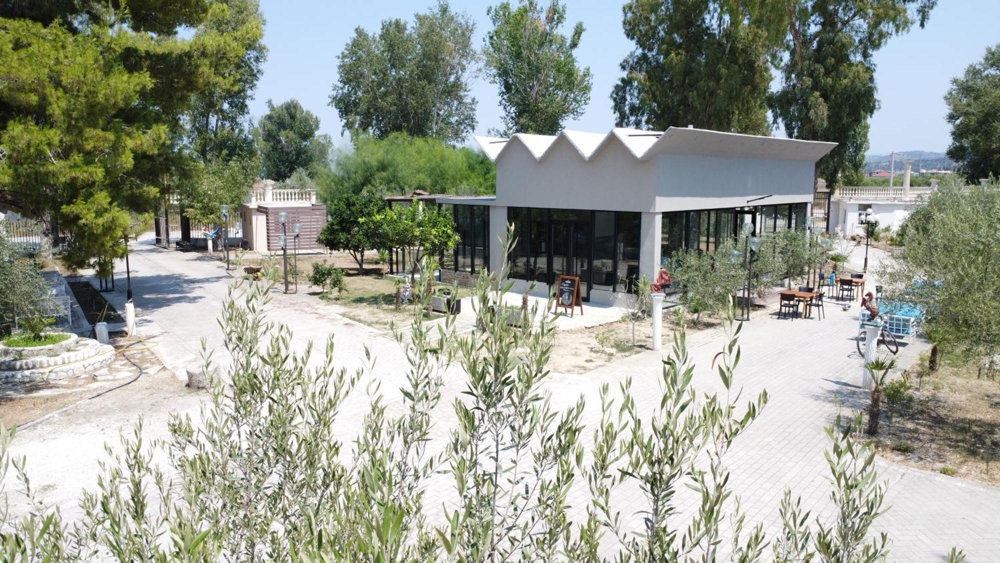 Kavalona Park 호텔 Vlorë 외부 사진